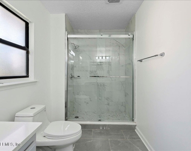 4470 Carriage Crossing Drive - Photo Thumbnail 6