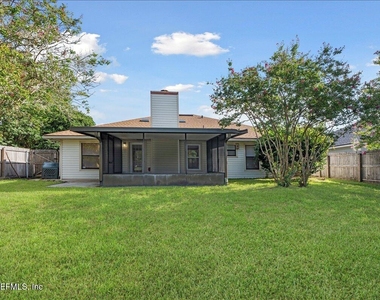 4470 Carriage Crossing Drive - Photo Thumbnail 20