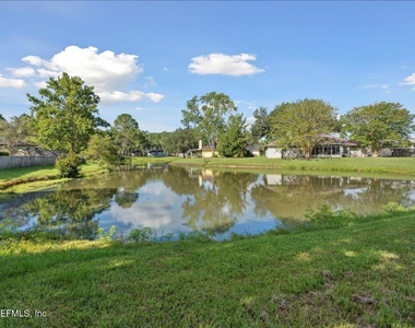 4470 Carriage Crossing Drive - Photo Thumbnail 21