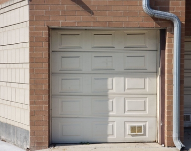 6423 W Touhy Avenue - Photo Thumbnail 2