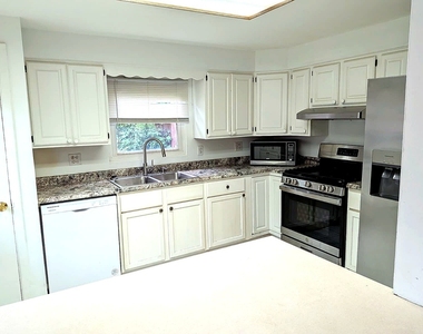 386 Dover Drive - Photo Thumbnail 8