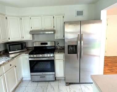 386 Dover Drive - Photo Thumbnail 9