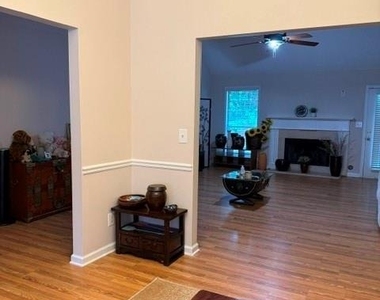 644 Laufin Court - Photo Thumbnail 4