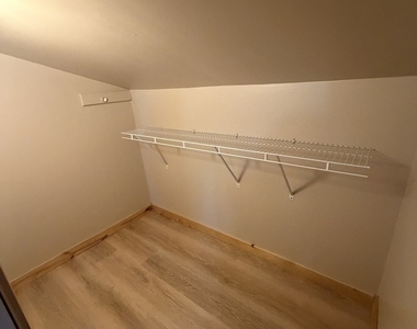 690 W Judson Street - Photo Thumbnail 6