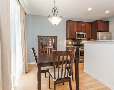 1029 Enfield Drive - Photo Thumbnail 10