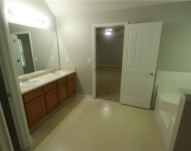 156 Shadowhill Lane - Photo Thumbnail 17