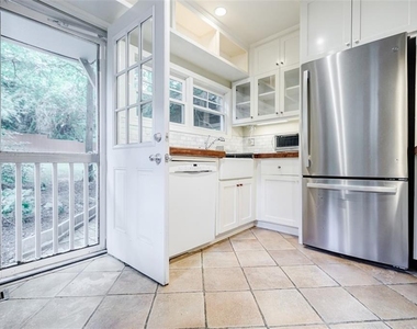 1148 Forrest Boulevard - Photo Thumbnail 11