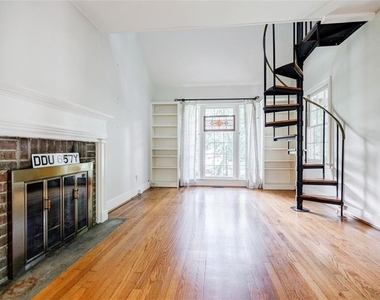 1148 Forrest Boulevard - Photo Thumbnail 5