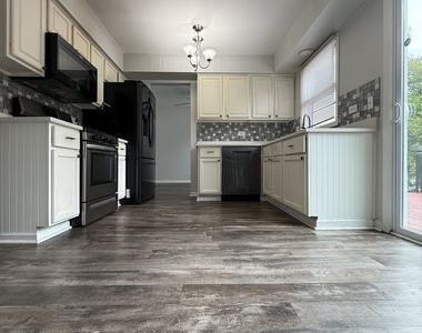 2116 Briar Hill Drive - Photo Thumbnail 6