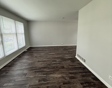 2116 Briar Hill Drive - Photo Thumbnail 8