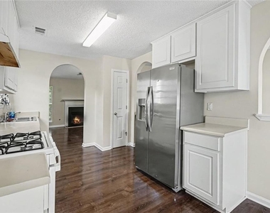 4824 Buchli Lane - Photo Thumbnail 13