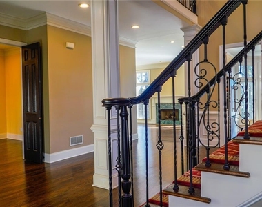 1127 Ashton Bluff Drive Ne - Photo Thumbnail 3