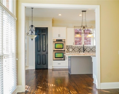 1127 Ashton Bluff Drive Ne - Photo Thumbnail 7