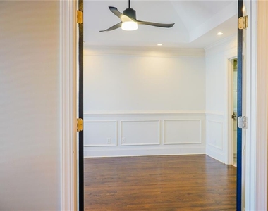 1127 Ashton Bluff Drive Ne - Photo Thumbnail 12