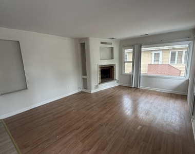 1828 183rd Street - Photo Thumbnail 4