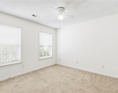 490 Chippenham Court - Photo Thumbnail 26