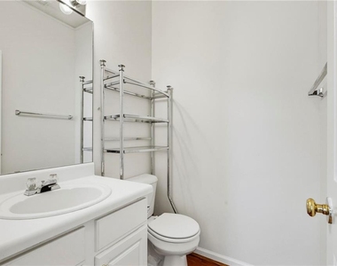 490 Chippenham Court - Photo Thumbnail 13