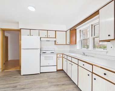 11219 S King Drive - Photo Thumbnail 3
