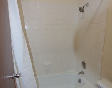 370 Eastern Avenue - Photo Thumbnail 10