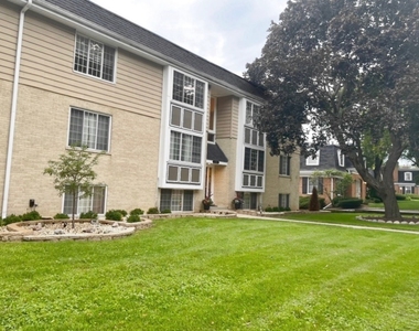 370 Eastern Avenue - Photo Thumbnail 14