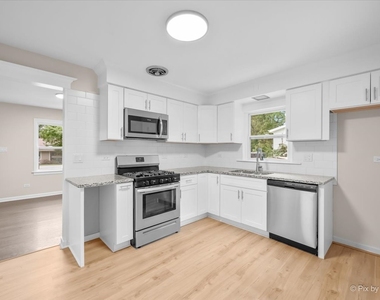 23776 N Overhill Drive - Photo Thumbnail 4