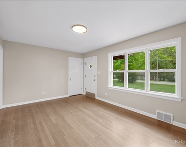 23776 N Overhill Drive - Photo Thumbnail 2