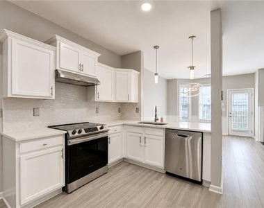 2785 Sudbury Trace - Photo Thumbnail 6