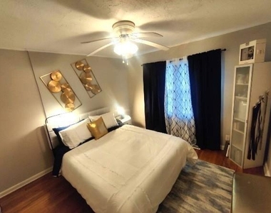 2641 Acadia Street - Photo Thumbnail 6