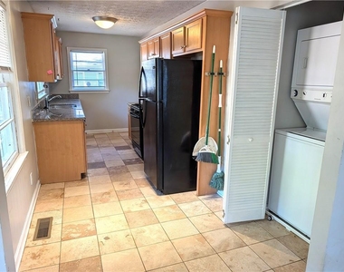 2641 Acadia Street - Photo Thumbnail 12