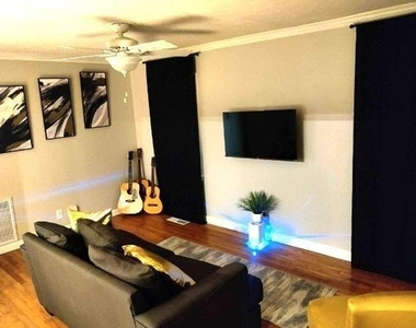 2641 Acadia Street - Photo Thumbnail 2
