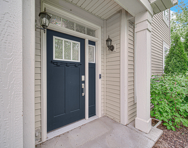 1537 Kraft Avenue - Photo Thumbnail 2