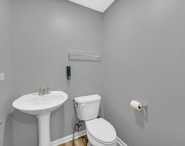 1537 Kraft Avenue - Photo Thumbnail 11