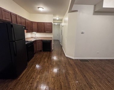 1251 N Springfield Avenue - Photo Thumbnail 1