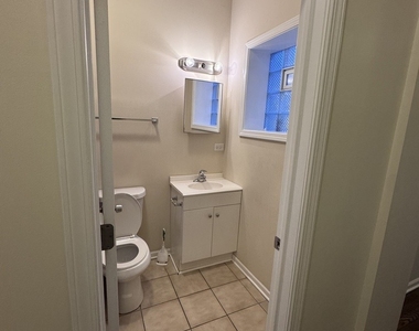 1251 N Springfield Avenue - Photo Thumbnail 8