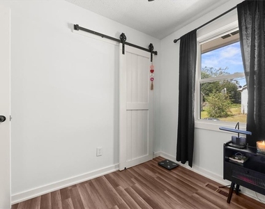 6338 Stablewood Way - Photo Thumbnail 9
