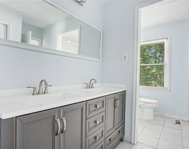 3660 Eagle Woods Circle - Photo Thumbnail 17