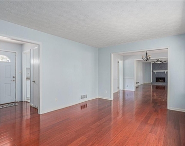 3660 Eagle Woods Circle - Photo Thumbnail 16
