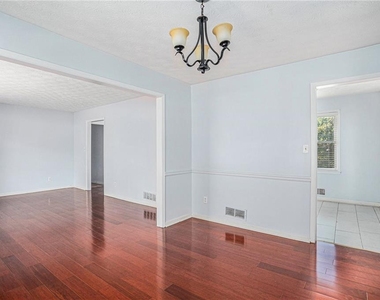 3660 Eagle Woods Circle - Photo Thumbnail 14