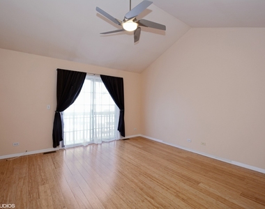 1560 N Saint Marks Place - Photo Thumbnail 5