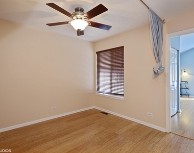 1560 N Saint Marks Place - Photo Thumbnail 4