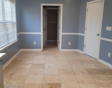 2777 Green Estates Drive - Photo Thumbnail 4
