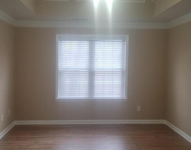2777 Green Estates Drive - Photo Thumbnail 20