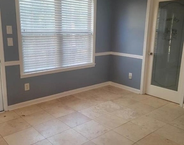 2777 Green Estates Drive - Photo Thumbnail 18