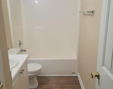 2777 Green Estates Drive - Photo Thumbnail 12