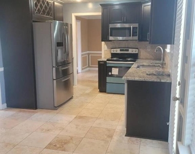 2777 Green Estates Drive - Photo Thumbnail 2