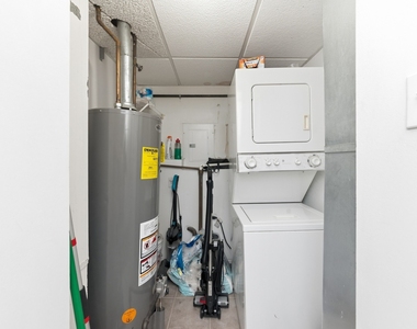 954 W Cuyler Avenue - Photo Thumbnail 15