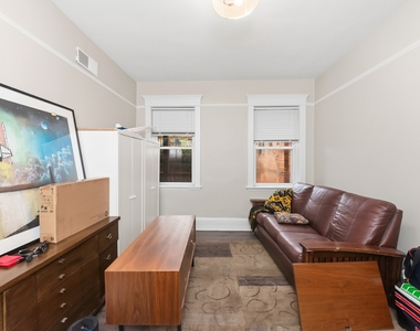 954 W Cuyler Avenue - Photo Thumbnail 13