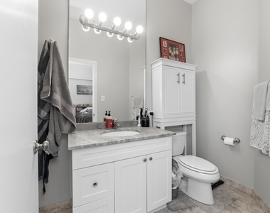 954 W Cuyler Avenue - Photo Thumbnail 5
