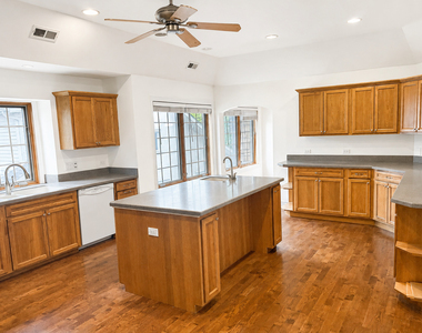 1759 Dewes Street - Photo Thumbnail 7