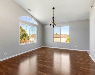 1638 Fredericksburg Lane - Photo Thumbnail 11